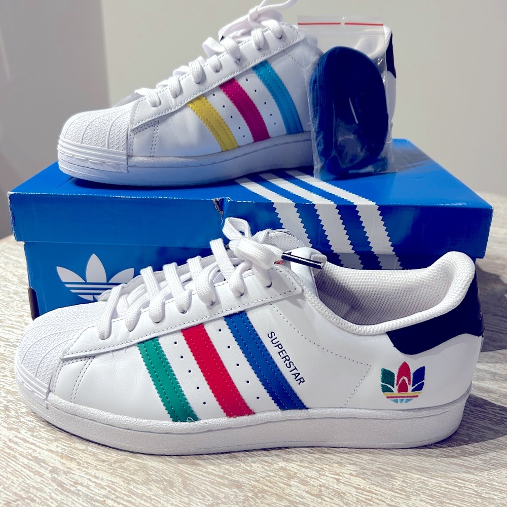 Adidas Superstar 10.5 White leather low top Only worn twice